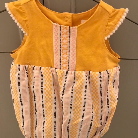 *SOLD* Cat & Jack Yellow Romper - Picture 1 of 3